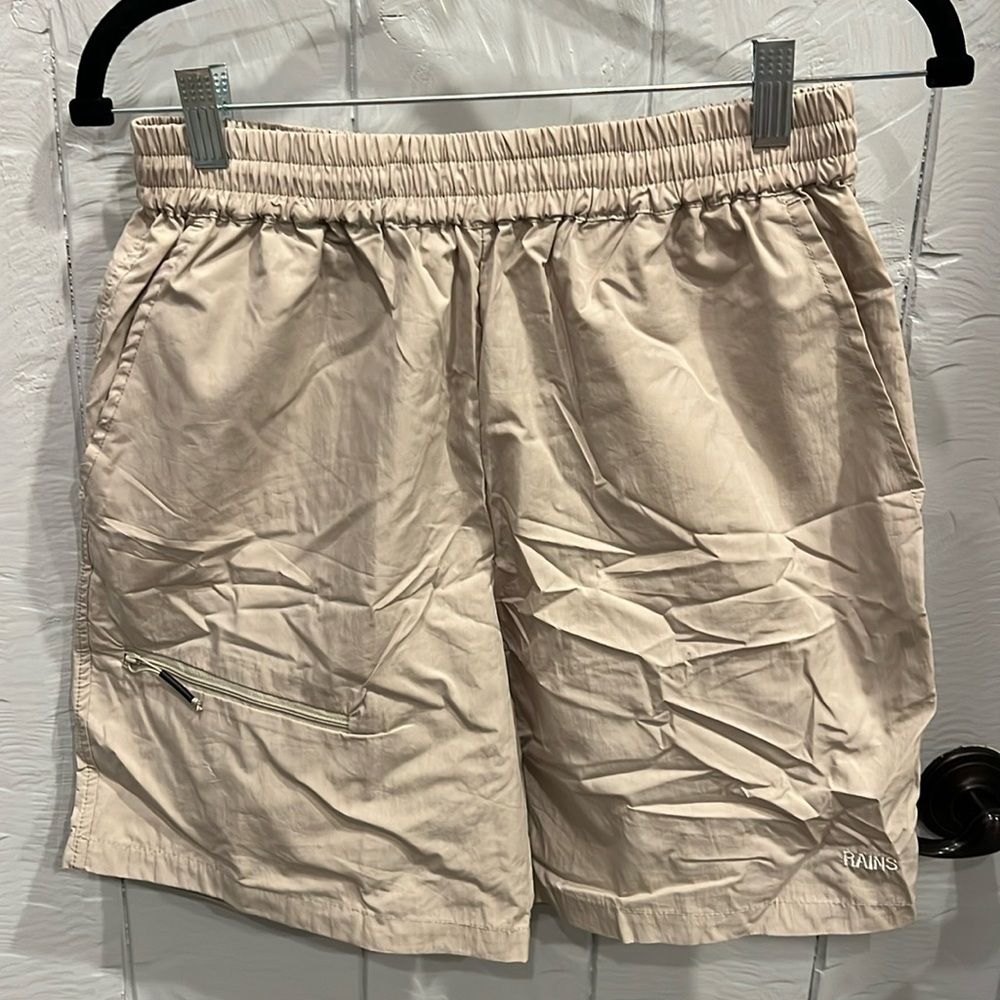 NWT Rains Shorts Size Small